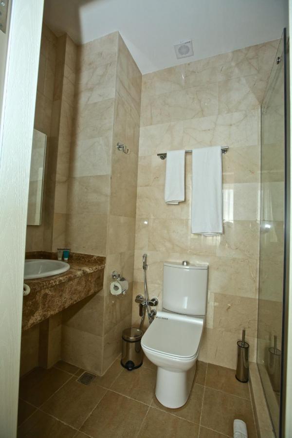 Miraj Hotel Баку Экстерьер фото