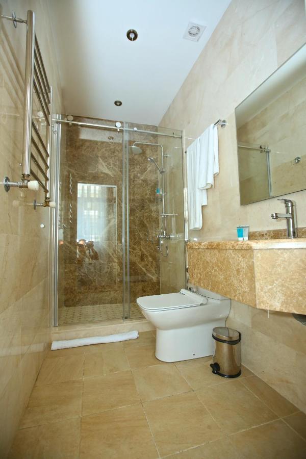 Miraj Hotel Баку Экстерьер фото