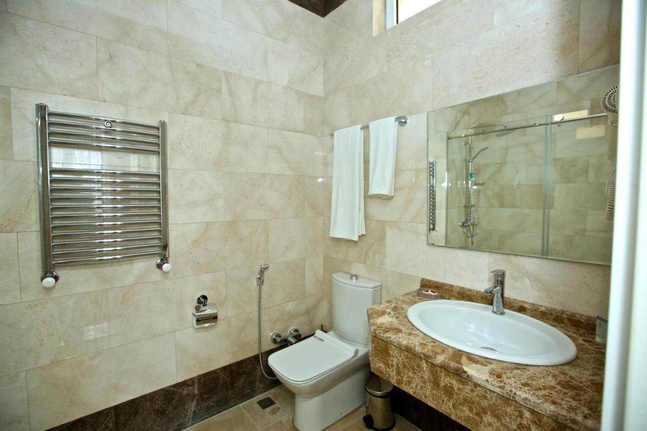 Miraj Hotel Баку Экстерьер фото